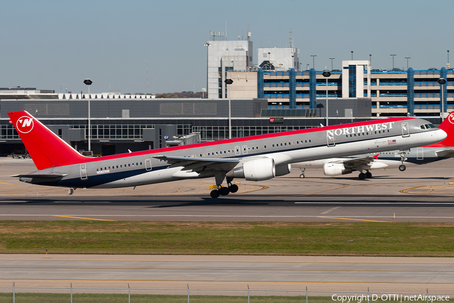 Northwest Airlines Boeing 757-351 (N582NW) | Photo 190479