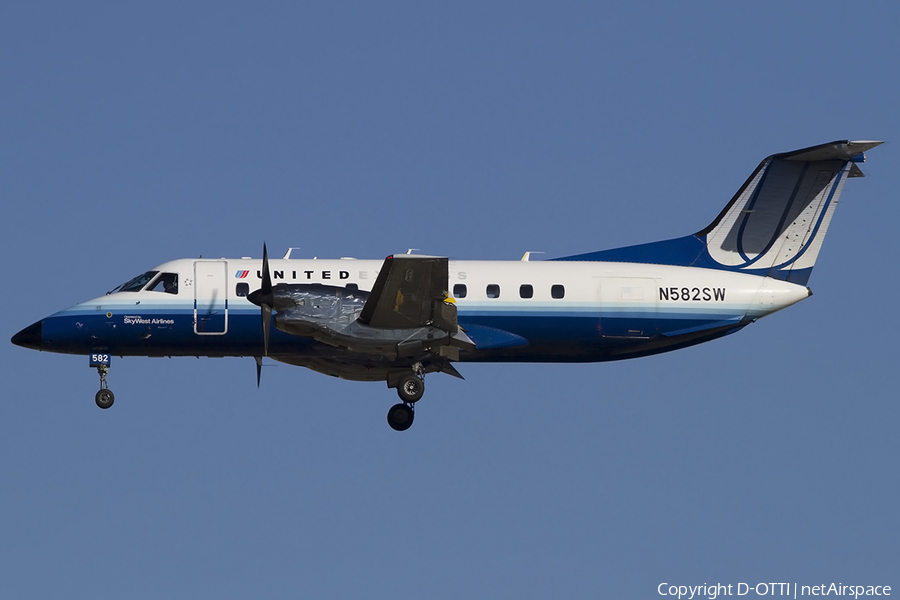 United Express (SkyWest Airlines) Embraer EMB-120ER Brasilia (N582SW) | Photo 457348
