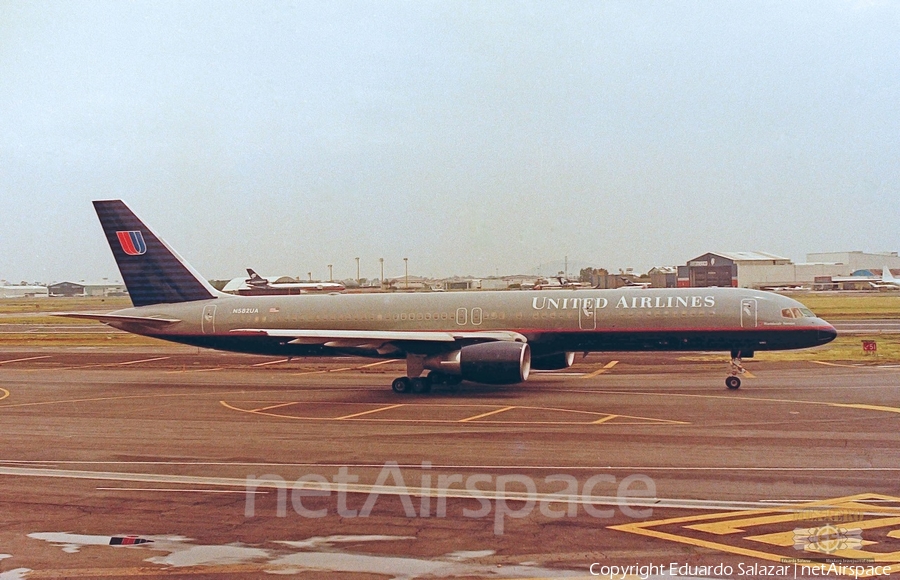 United Airlines Boeing 757-222 (N582UA) | Photo 278044