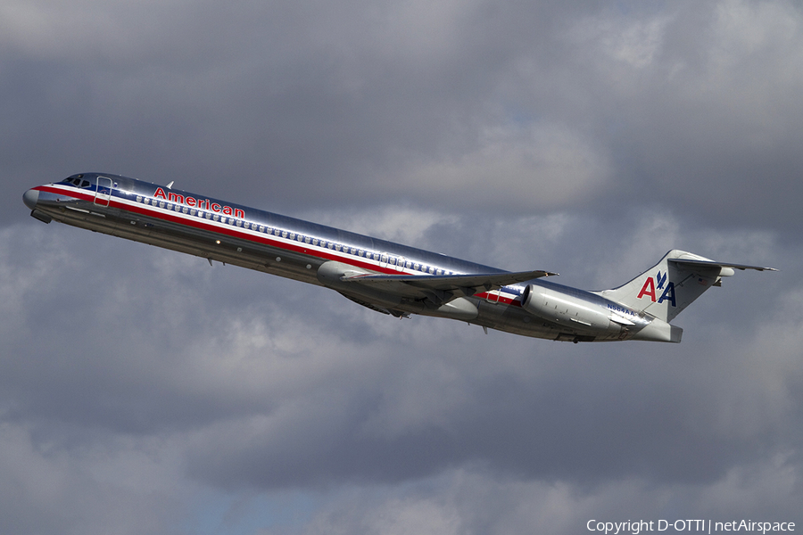 American Airlines McDonnell Douglas MD-82 (N584AA) | Photo 333371