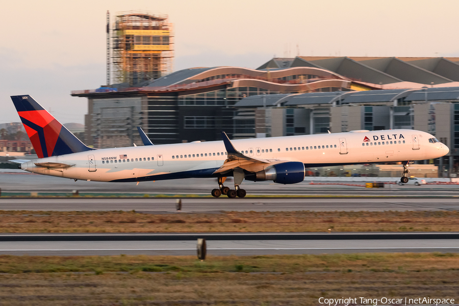 Delta Air Lines Boeing 757-351 (N584NW) | Photo 489547