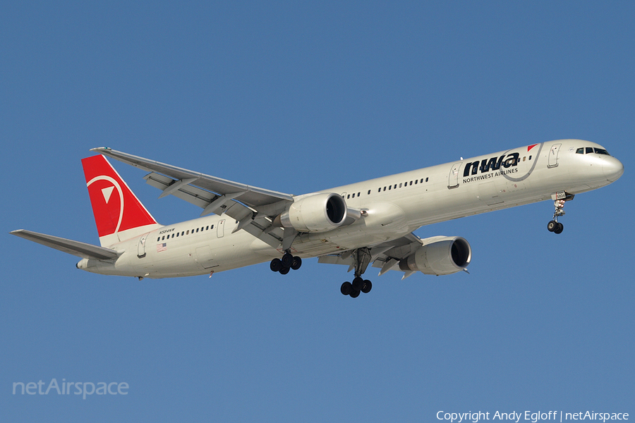 Delta Air Lines Boeing 757-351 (N584NW) | Photo 225632