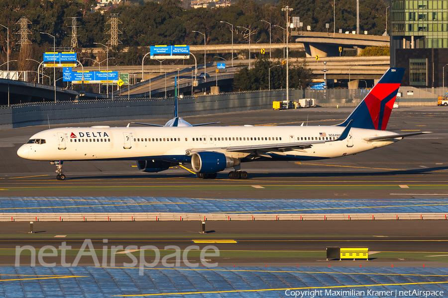 Delta Air Lines Boeing 757-351 (N584NW) | Photo 503089