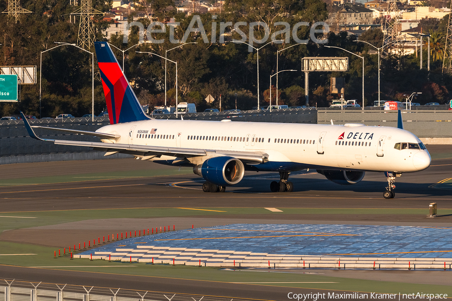 Delta Air Lines Boeing 757-351 (N584NW) | Photo 503090