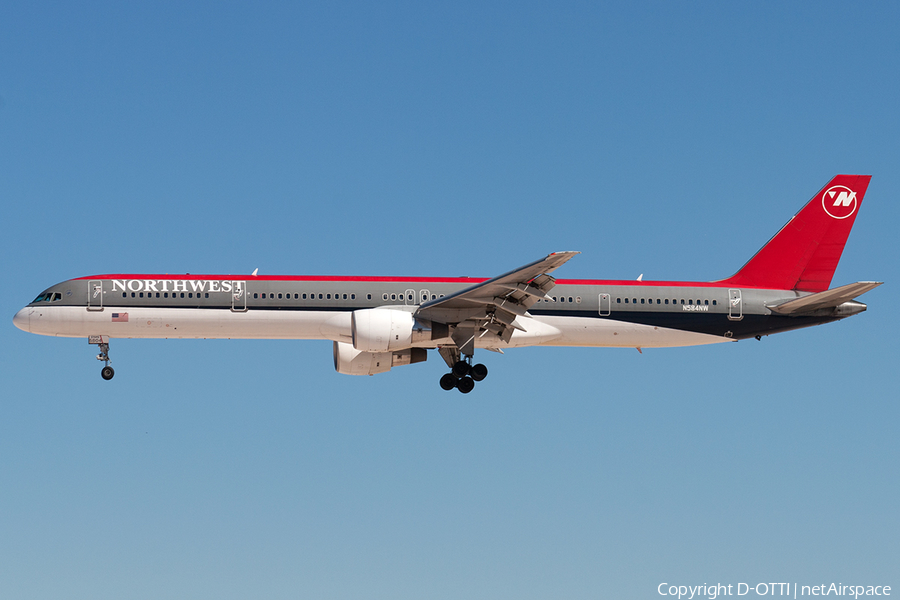 Northwest Airlines Boeing 757-351 (N584NW) | Photo 180110