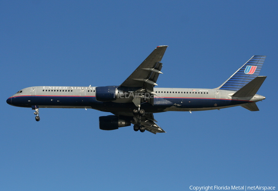 United Airlines Boeing 757-222 (N584UA) | Photo 300984