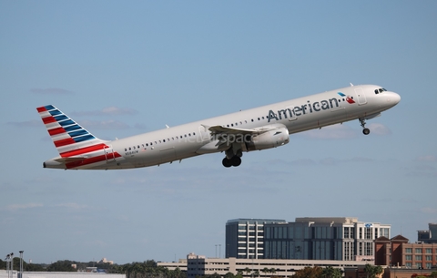 American Airlines Airbus A321-231 (N584UW) at  Tampa - International, United States
