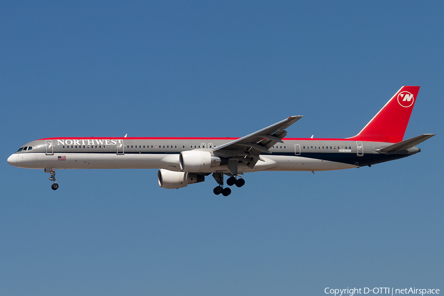 Northwest Airlines Boeing 757-351 (N585NW) | Photo 183259