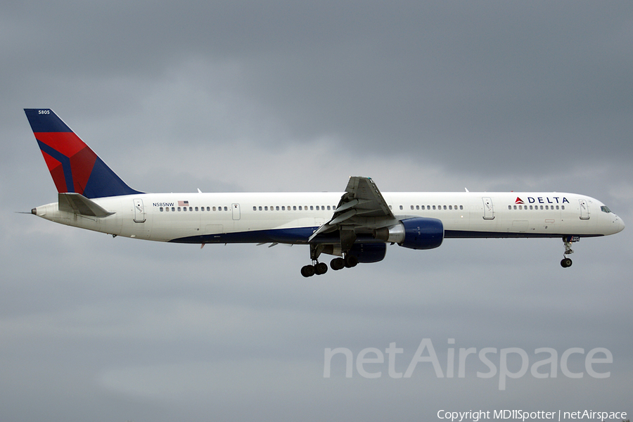 Delta Air Lines Boeing 757-351 (N585NW) | Photo 25650