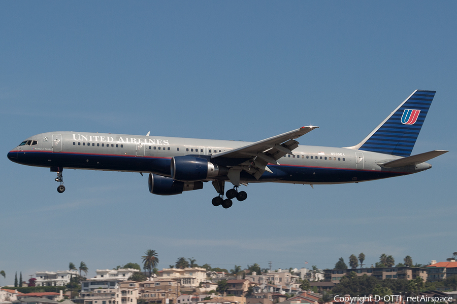 United Airlines Boeing 757-222 (N585UA) | Photo 185995