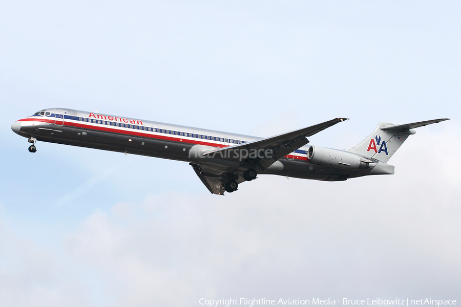 American Airlines McDonnell Douglas MD-82 (N586AA) | Photo 174049