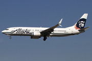 Alaska Airlines Boeing 737-890 (N586AS) at  Los Angeles - International, United States