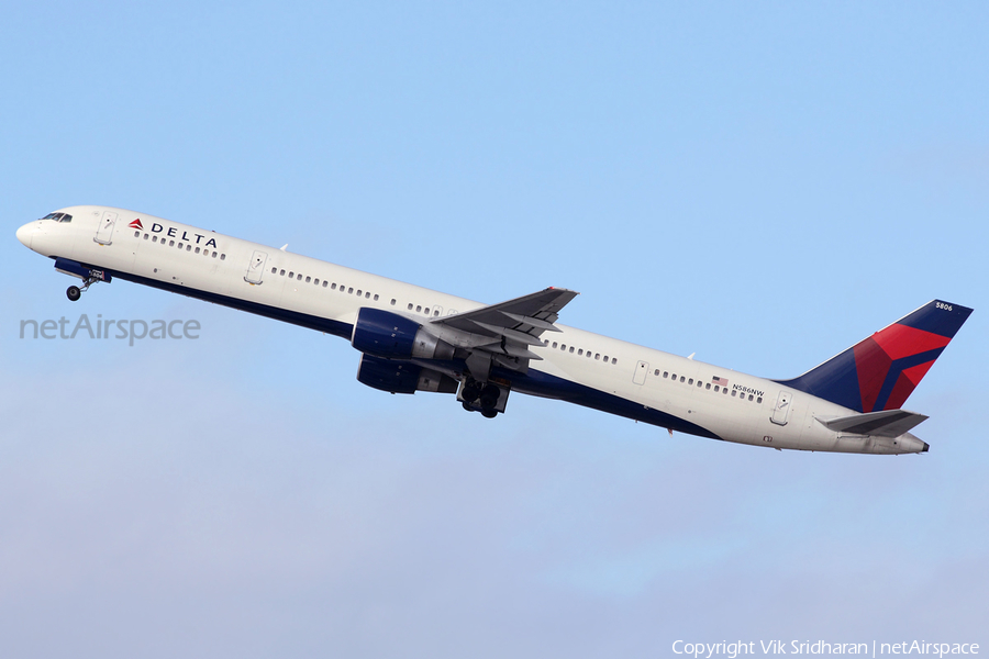 Delta Air Lines Boeing 757-351 (N586NW) | Photo 12622