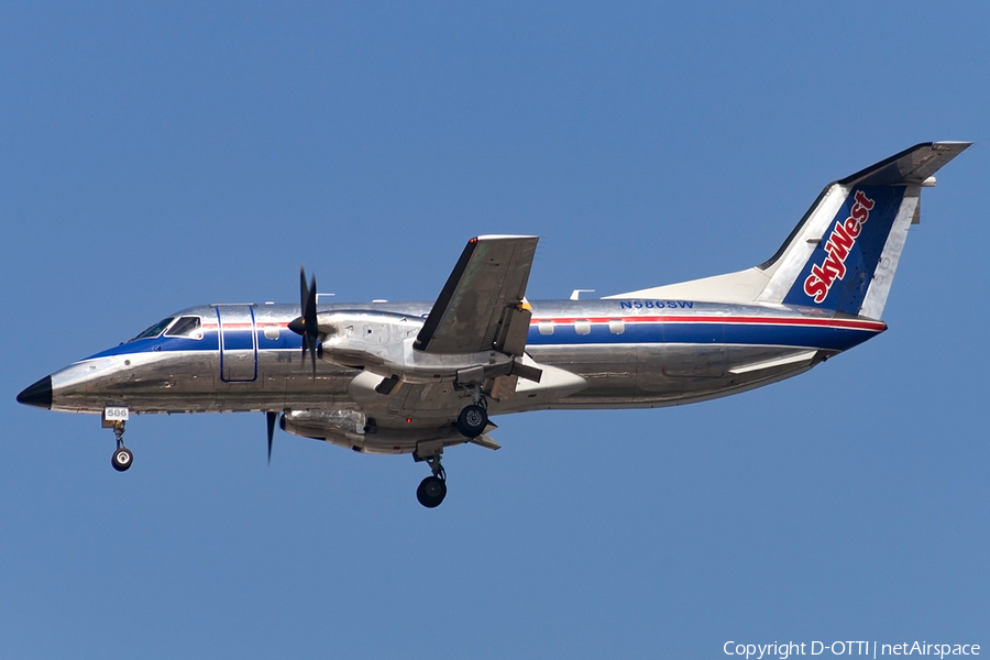 United Express (SkyWest Airlines) Embraer EMB-120ER Brasilia (N586SW) | Photo 181717