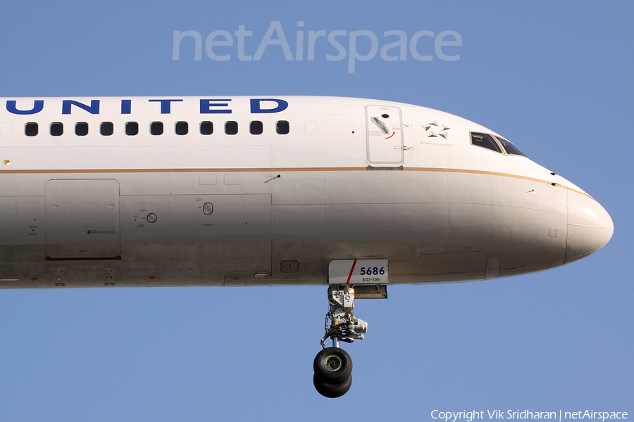 United Airlines Boeing 757-222 (N586UA) | Photo 6478