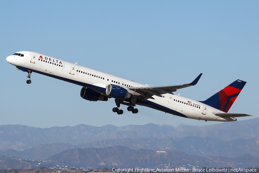 Delta Air Lines Boeing 757-351 (N587NW) | Photo 104286