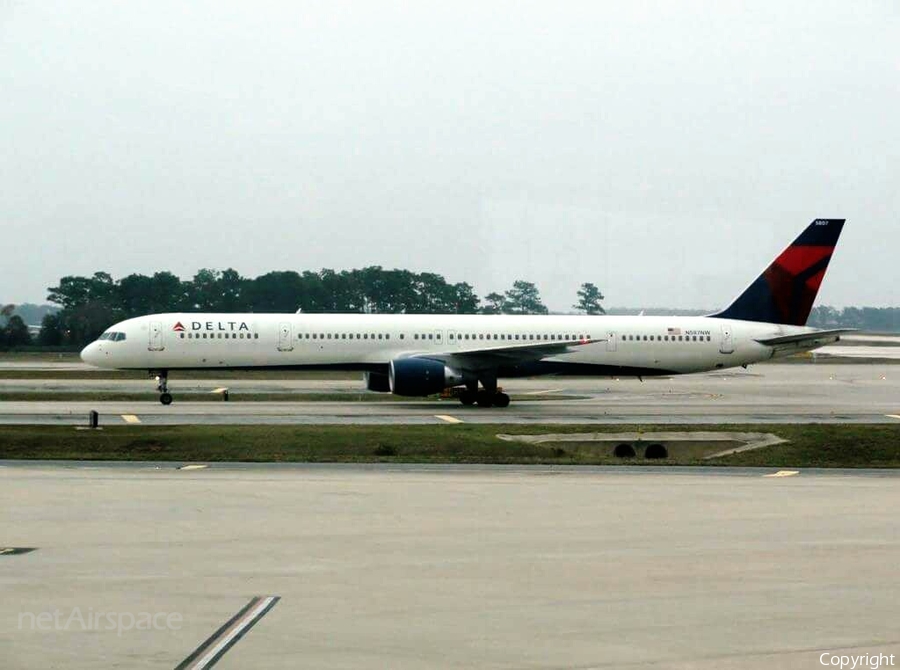 Delta Air Lines Boeing 757-351 (N587NW) | Photo 71090