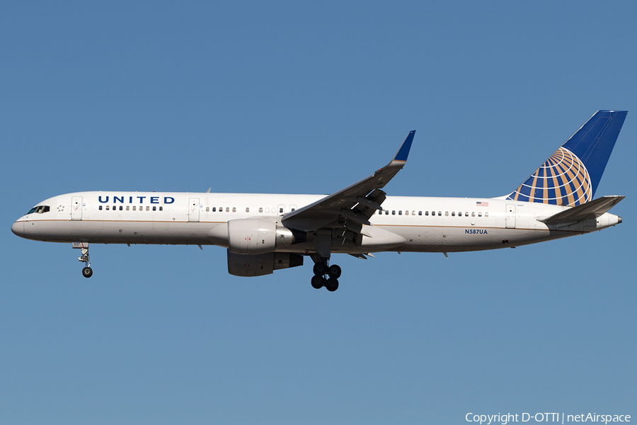 United Airlines Boeing 757-222 (N587UA) | Photo 144955