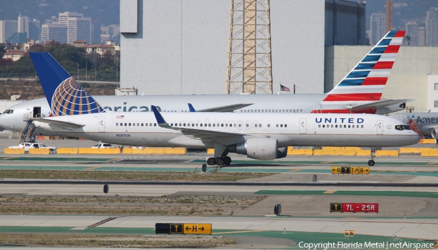 United Airlines Boeing 757-222 (N587UA) | Photo 296375