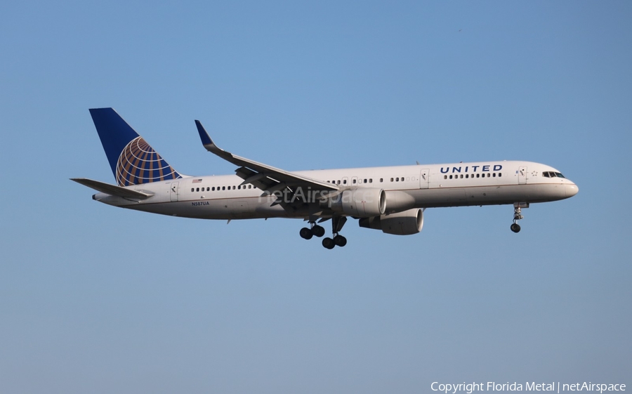 United Airlines Boeing 757-222 (N587UA) | Photo 304767