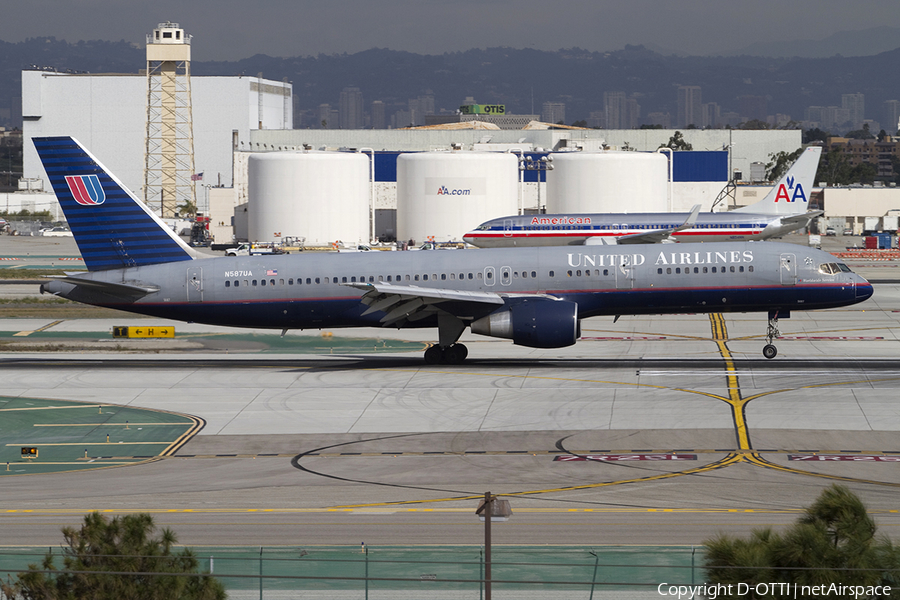 United Airlines Boeing 757-222 (N587UA) | Photo 333125