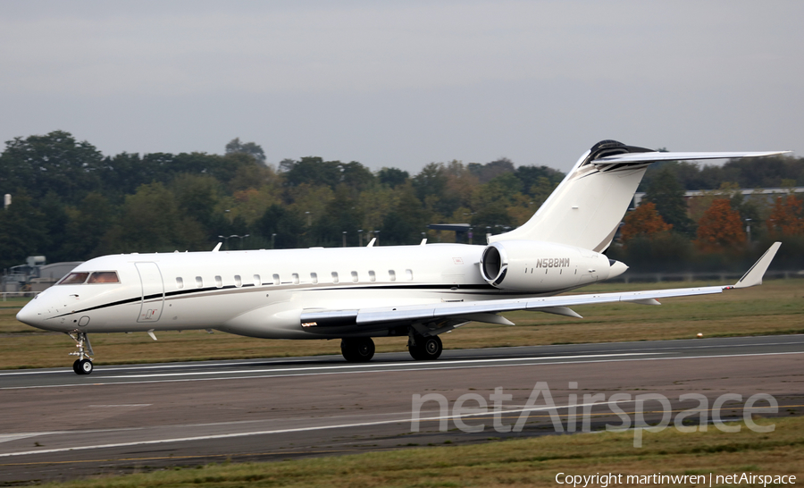 (Private) Bombardier BD-700-1A10 Global 6000 (N588MM) | Photo 354025