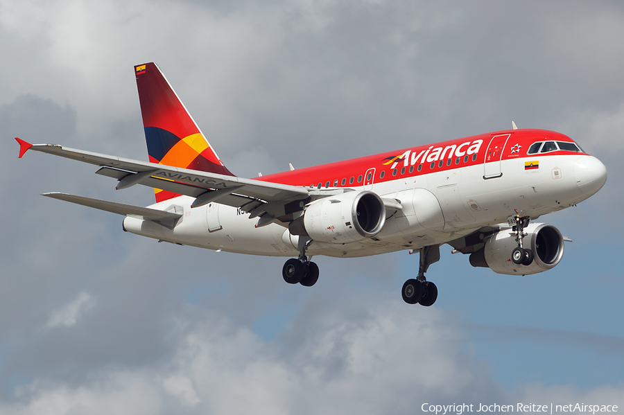 Avianca Airbus A318-111 (N589AV) | Photo 19756