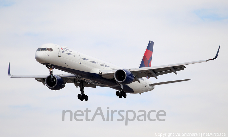 Delta Air Lines Boeing 757-351 (N589NW) | Photo 283968