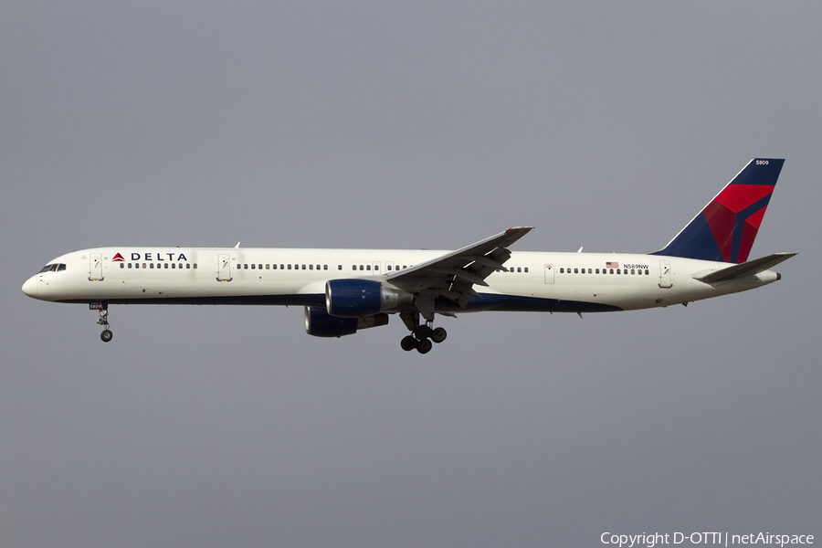 Delta Air Lines Boeing 757-351 (N589NW) | Photo 428666