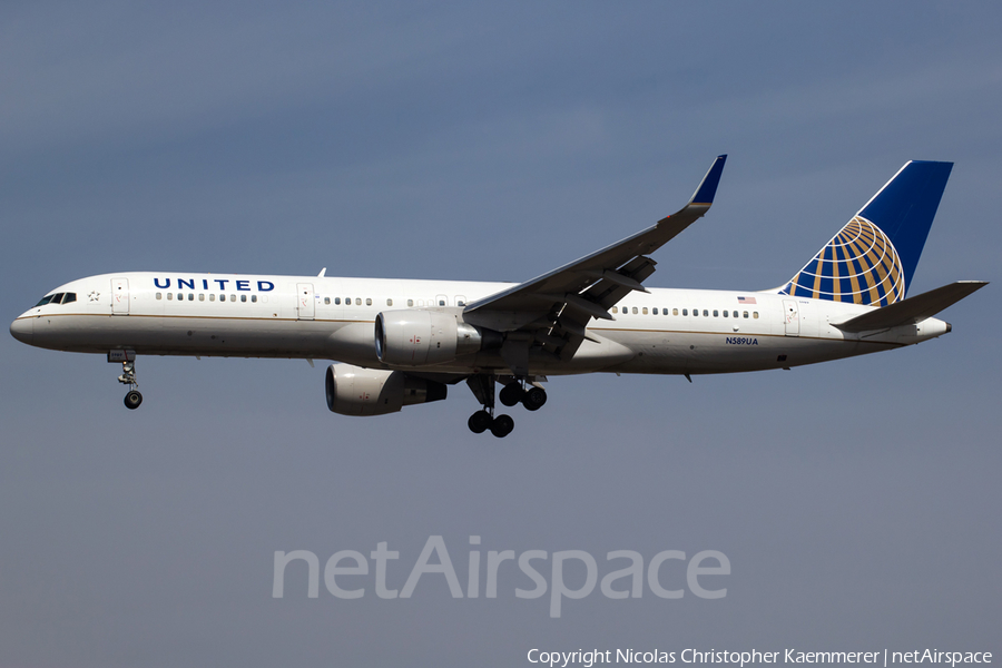 United Airlines Boeing 757-222 (N589UA) | Photo 158873