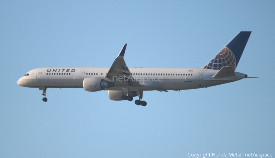 United Airlines Boeing 757-222 (N589UA) | Photo 591278