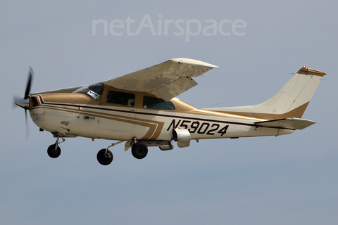 (Private) Cessna T210L Turbo Centurion (N59024) at  Oshkosh - Wittman Regional, United States