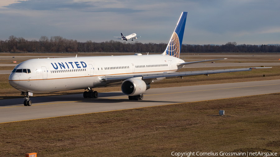 United Airlines Boeing 767-424(ER) (N59053) | Photo 614375