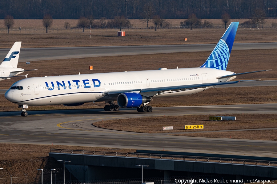 United Airlines Boeing 767-424(ER) (N59053) | Photo 665037