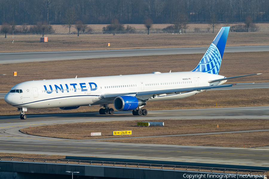 United Airlines Boeing 767-424(ER) (N59053) | Photo 677920