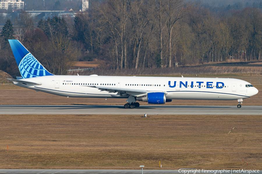 United Airlines Boeing 767-424(ER) (N59053) | Photo 677923