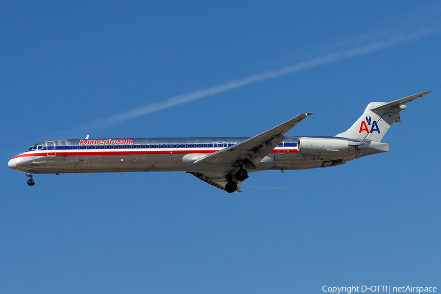 American Airlines McDonnell Douglas MD-83 (N590AA) | Photo 184145