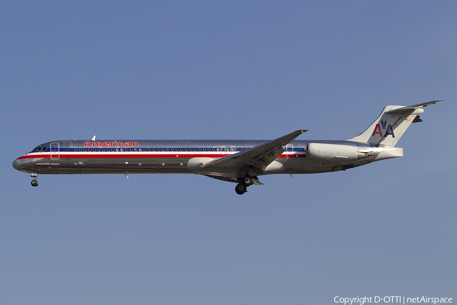 American Airlines McDonnell Douglas MD-83 (N590AA) | Photo 336133