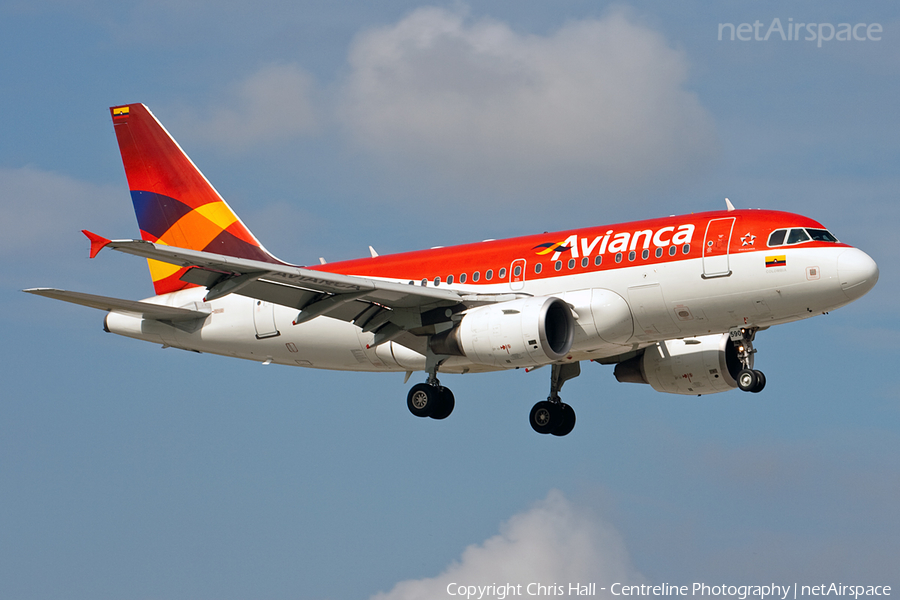 Avianca Airbus A318-111 (N590EL) | Photo 37863