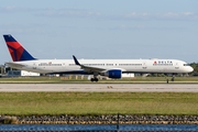 Delta Air Lines Boeing 757-351 (N590NW) at  Ft. Myers - Southwest Florida Regional, United States
