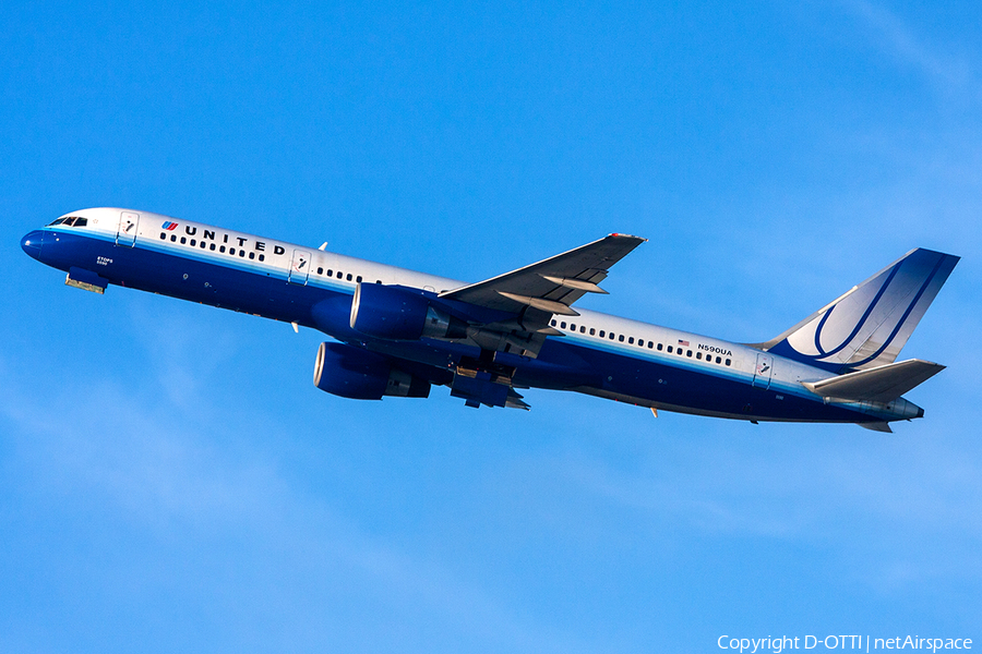 United Airlines Boeing 757-222 (N590UA) | Photo 279203