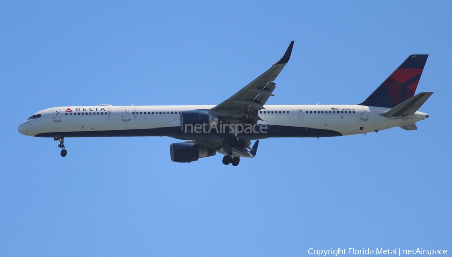 Delta Air Lines Boeing 757-351 (N591NW) | Photo 304772