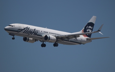 Alaska Airlines Boeing 737-890 (N592AS) at  Los Angeles - International, United States