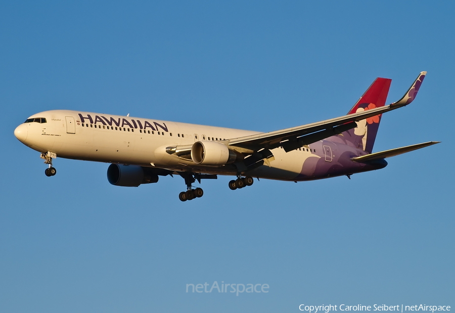 Hawaiian Airlines Boeing 767-3CB(ER) (N592HA) | Photo 92387