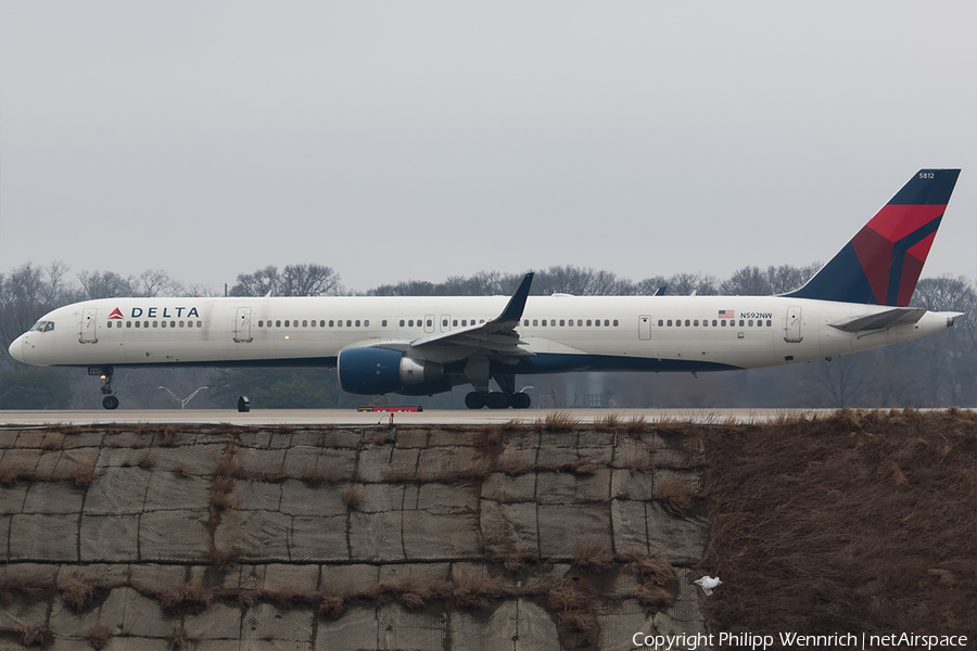 Delta Air Lines Boeing 757-351 (N592NW) | Photo 230577