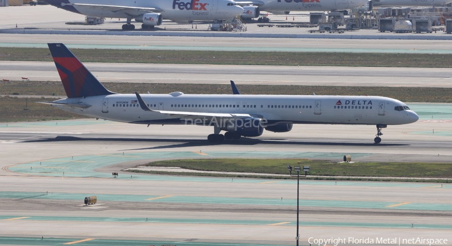 Delta Air Lines Boeing 757-351 (N592NW) | Photo 613605