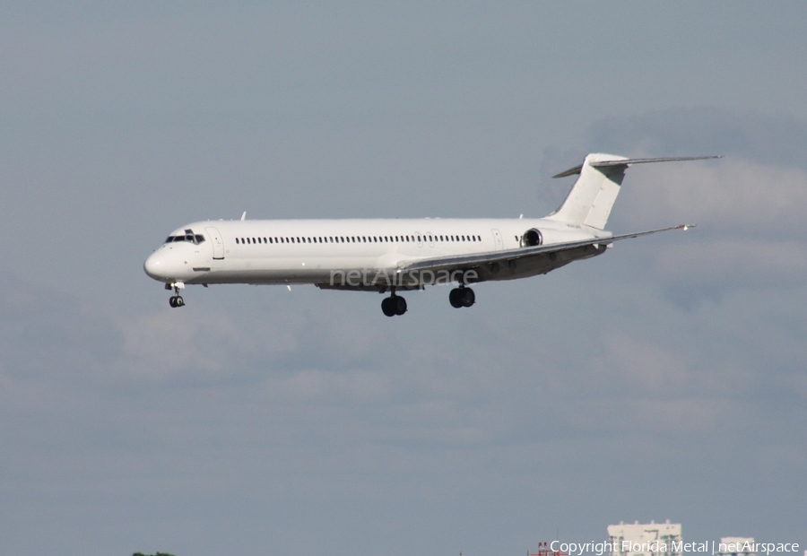 SkyKing McDonnell Douglas MD-83 (N593AN) | Photo 300995