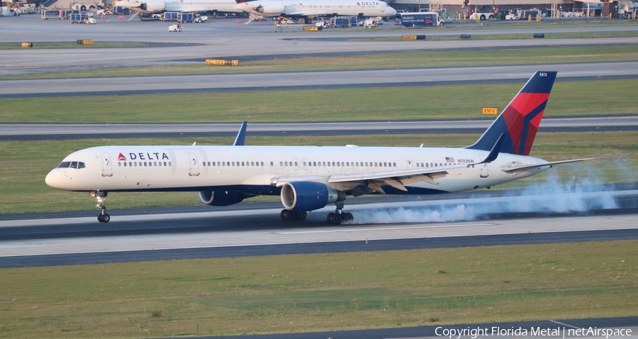 Delta Air Lines Boeing 757-351 (N593NW) | Photo 296085