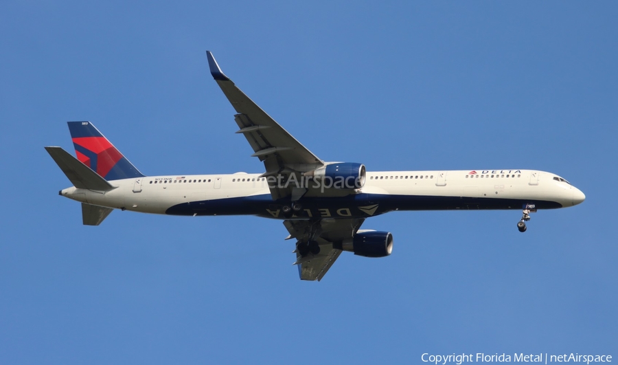 Delta Air Lines Boeing 757-351 (N593NW) | Photo 616506