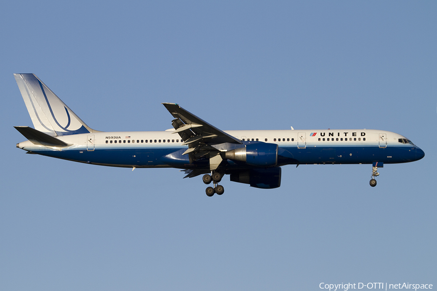 United Airlines Boeing 757-222 (N593UA) | Photo 363725
